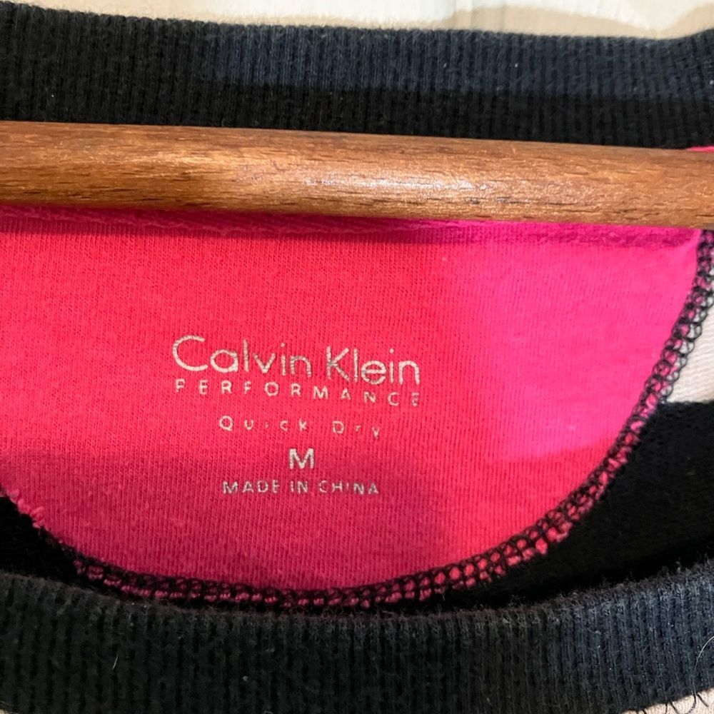 Calvin Klein performance quick dry sweater, size medium, excellent condition - Picture 2 of 2